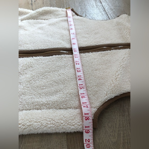 Chaps Sherpa Vest - Picture 7 of 9